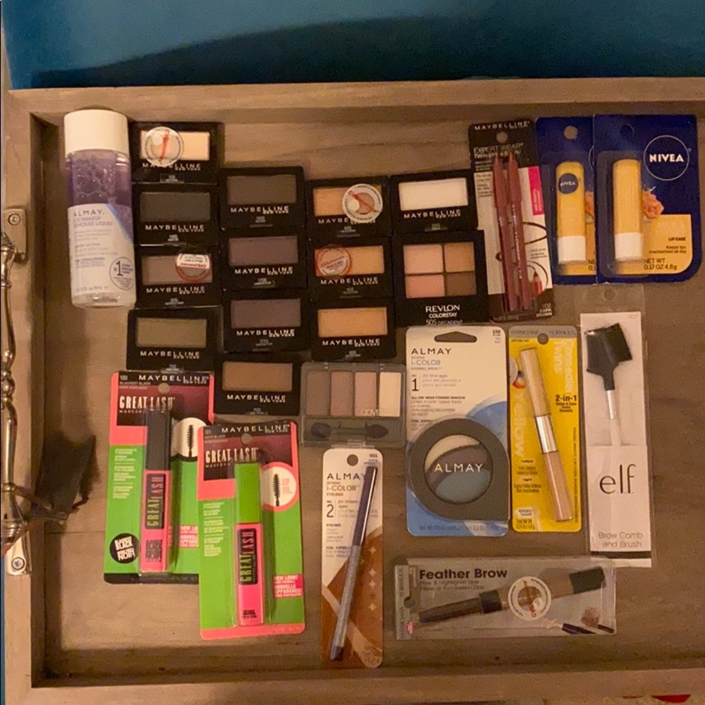 Make-up bundle - Picture 2 of 7